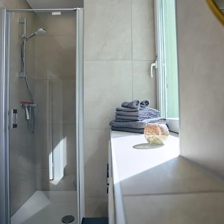 Living / Apartment *