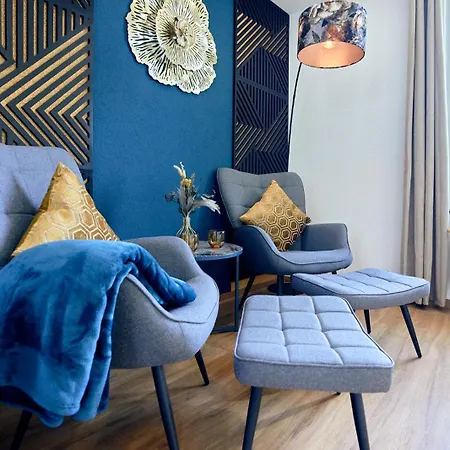 Apartment Living / *