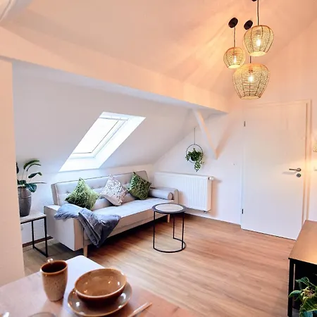 Living / Apartment *