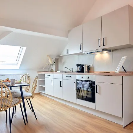 Living / Apartment *