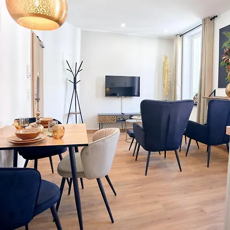 Living / Apartment *