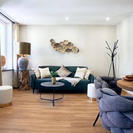 Apartment Living / *
